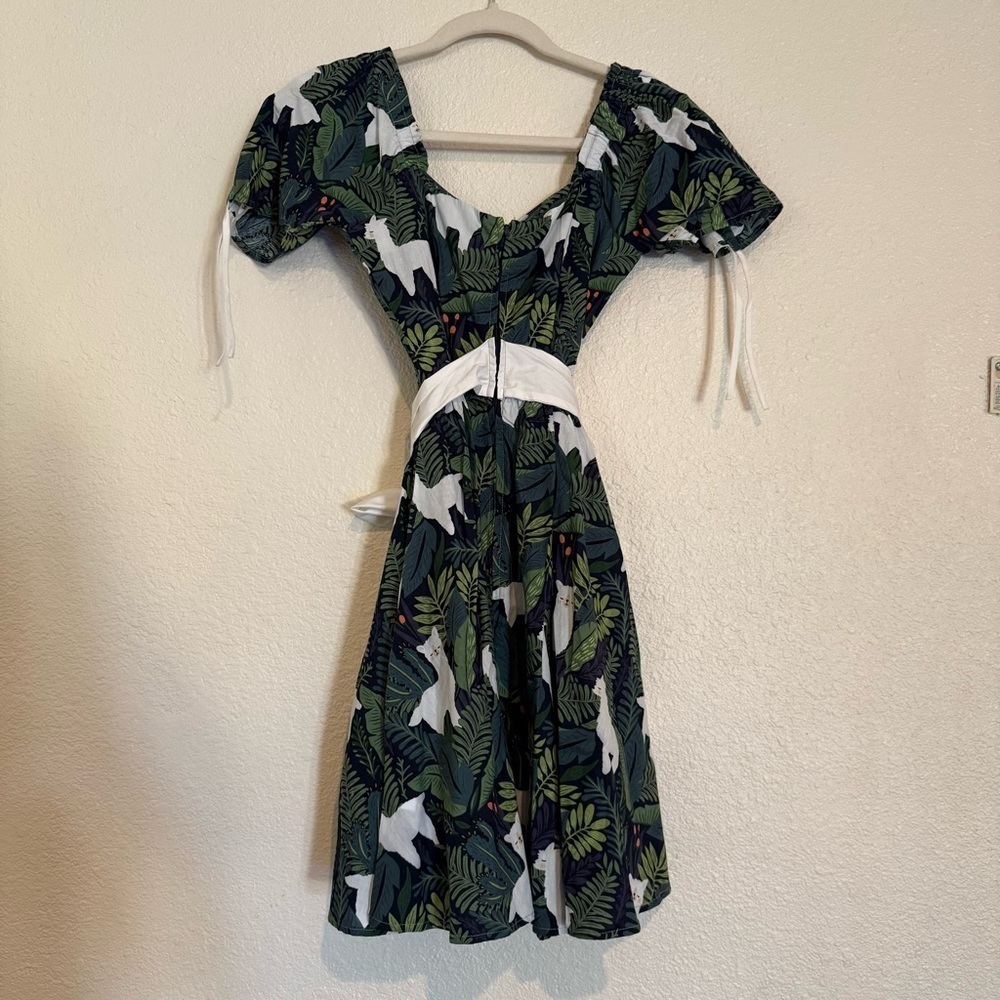 Unique Vintage 1950s Green Leaf & Llama Print Cotton Dakota Flare Dress - Picture 11 of 13